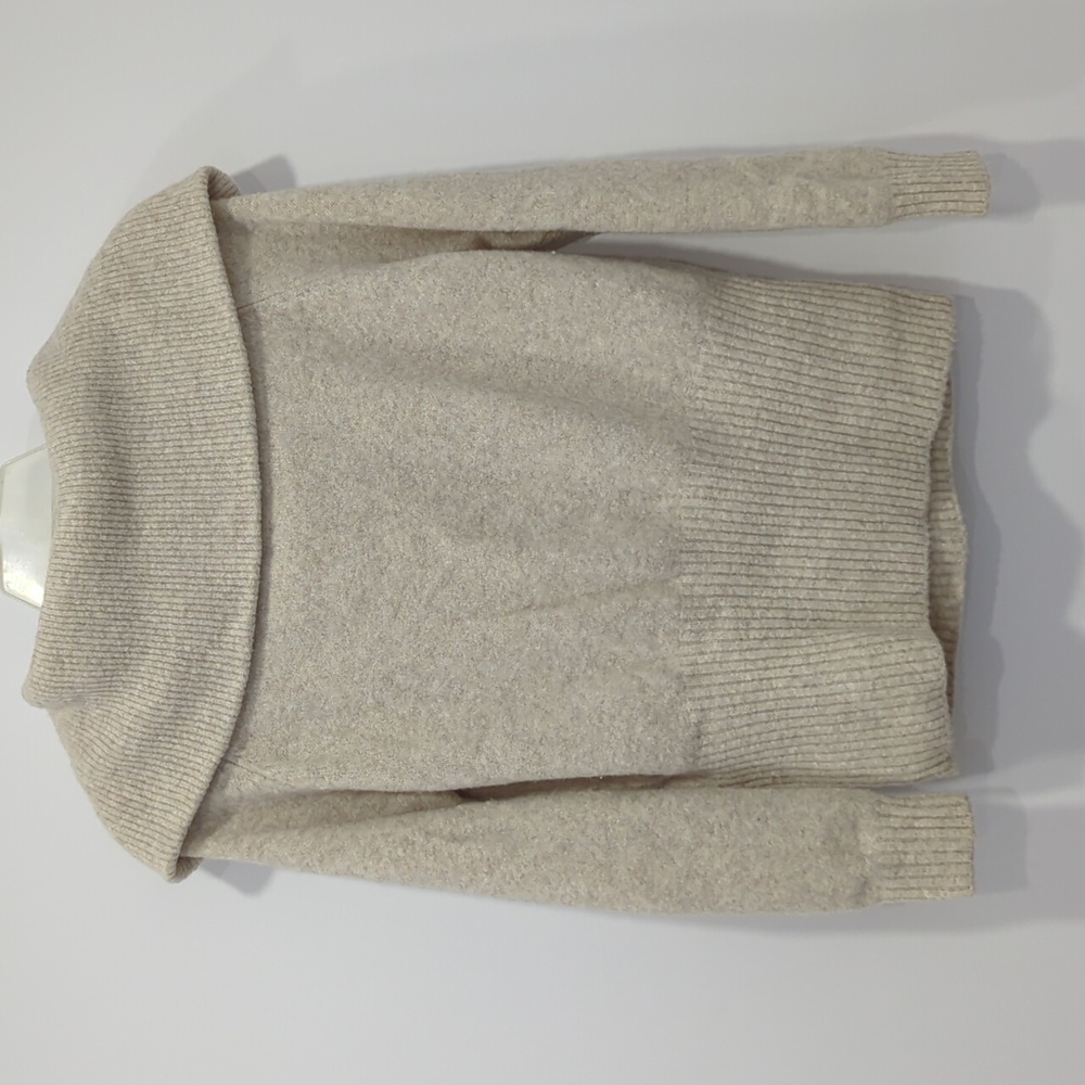 H&M Ladies Sweater - Picture 6 of 6